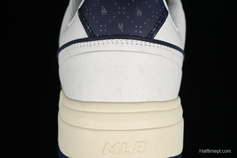 MLB Chunky Liner Basic New York Yankees Thick Sole Casual Sneakers with 6cm Height Increase - 3ASXCBO3N07NYD