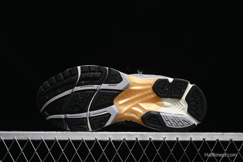 Asics Gel-Nimbus 10.1 Retro Breathable Casual Shoes with Cushioning for Men - 1203A543-020