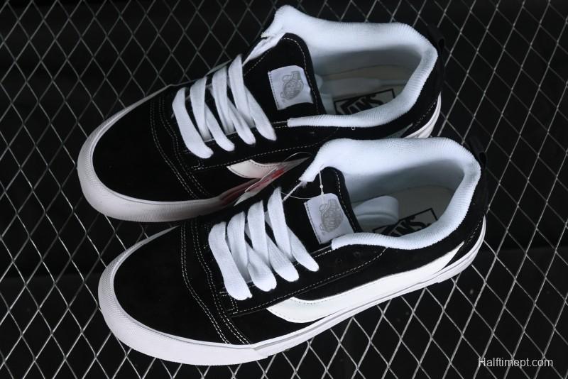 Vans Classics Knu Skool Retro Sneakers in Black & White - VN0AUAK375