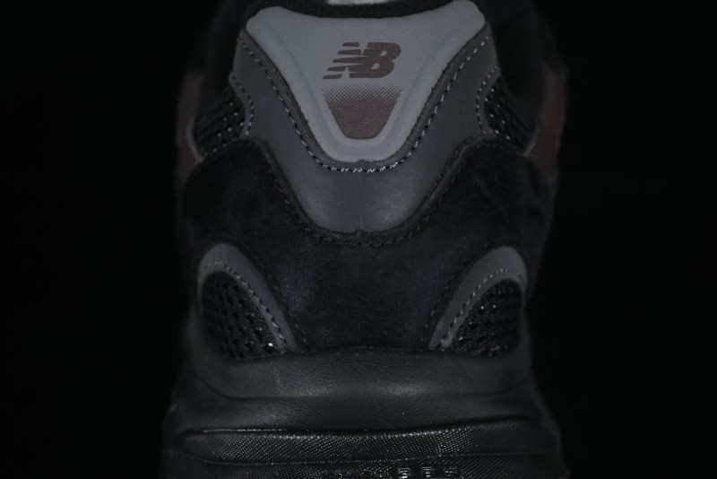 New Balance 2010 Series Retro Casual Running Shoes with Soft Suede and Nylon Mesh - M2010RN