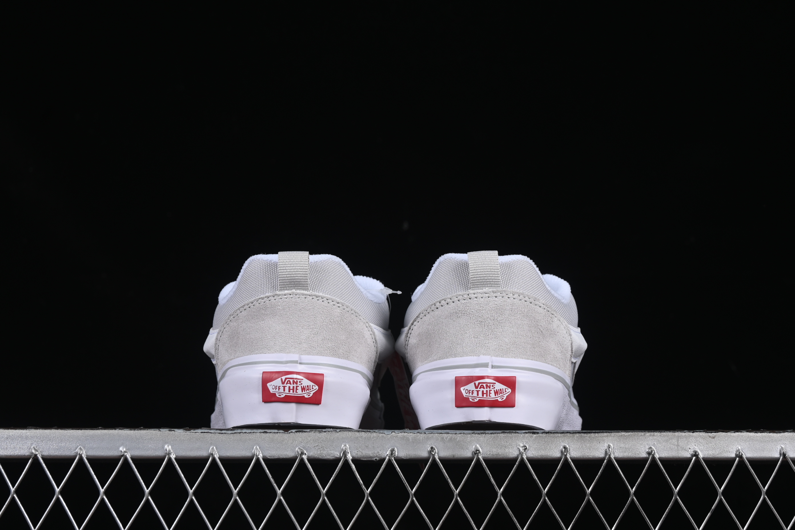 Vans Knu Skool Low-Top Retro Chunky Sneakers with Oversized Logo - VN000CRPBWD