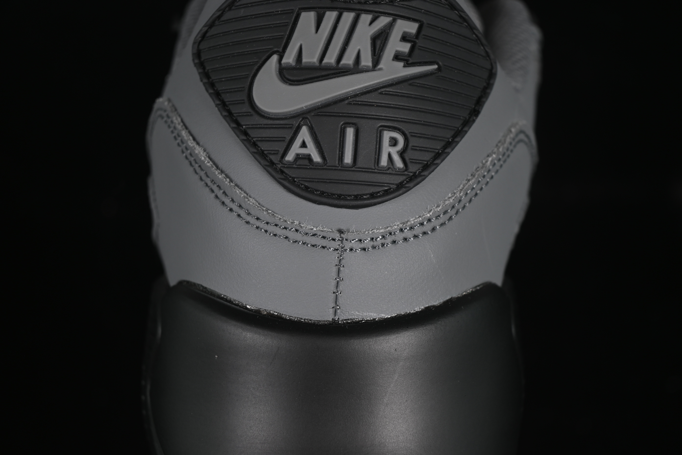 Nike Air Max 90 Retro Running Shoes with Visible Air Cushion - FN7810-001
