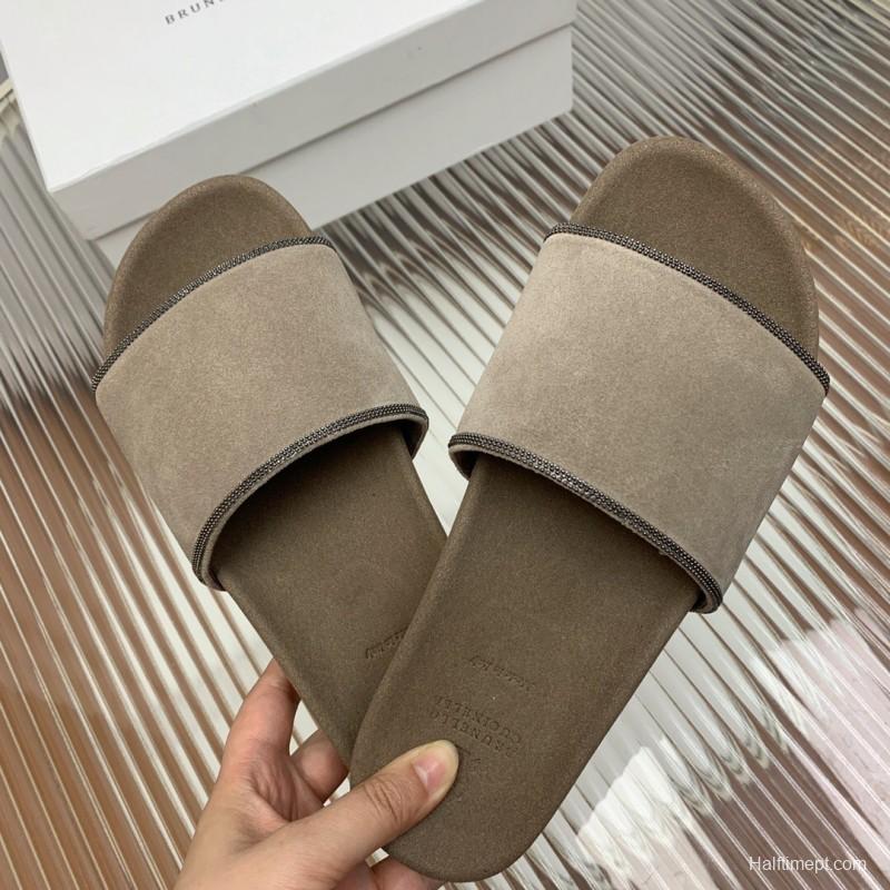 2025 Unisex Brunello Cucinelli Beige Suede Flat Slides Handcrafted With Rubber Sole KFY00240