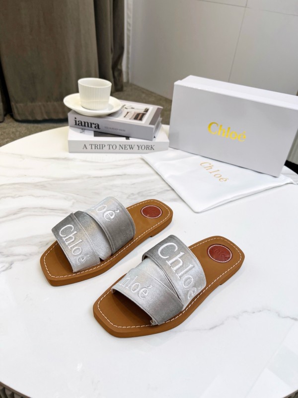 2025 Women Chloé Silver Leather Slippers LY00200