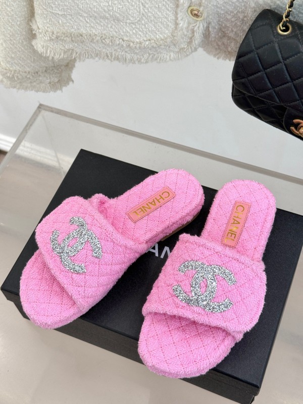 2025 Slippers Chanel Pink Terry Cloth Crystal CC Logo KFY00220