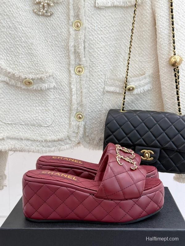 2025 Women Chanel Burgundy Leather Slippers Quilted Double C