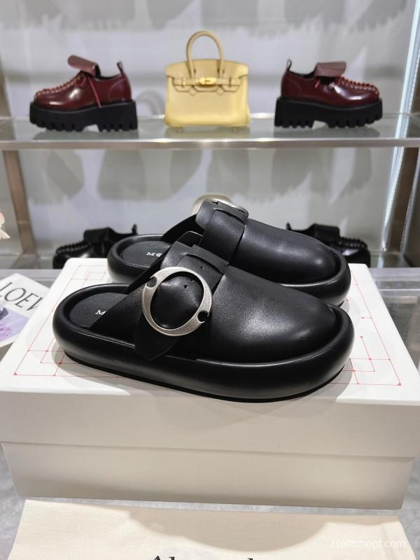 2025 Unisex Alexander McQueen Black Leather Mule Shoes Flexion Anatomical Sole KFY00300