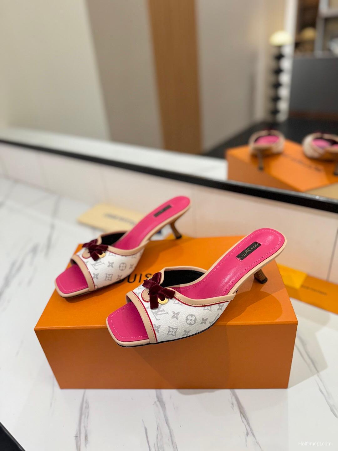 2025 Women Louis Vuitton White Pink Leather Canvas Sandals KFY00310