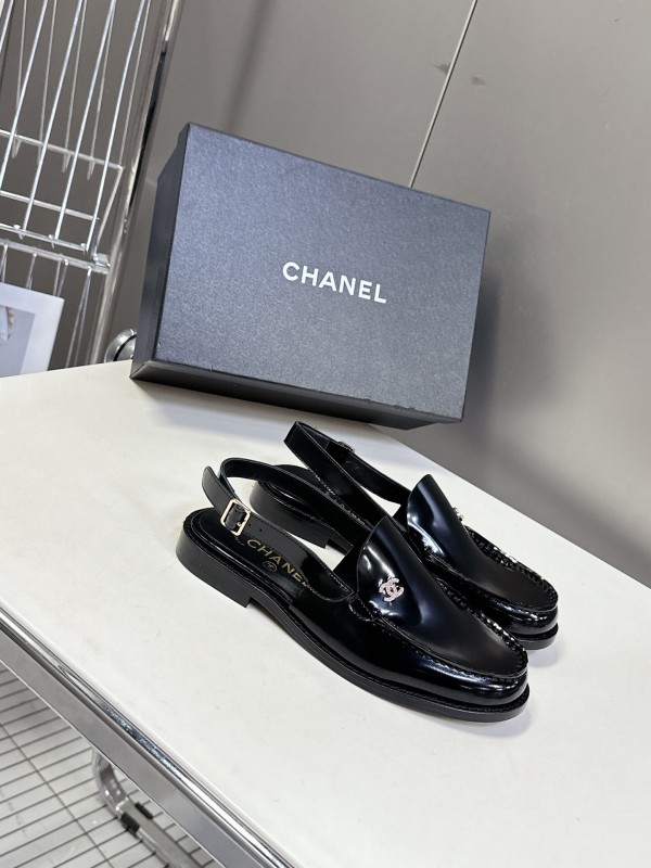 2025 Women Chanel Black Leather Loafers CC Logo KFY00300