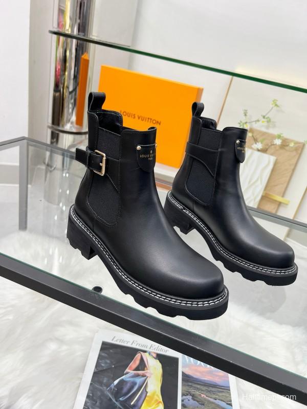 2024 Women Louis Vuitton Black Leather Ankle Boots MJ00310
