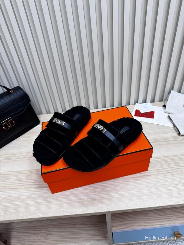 2024 Slippers Hermès Black Sheepskin Slippers MJ00300