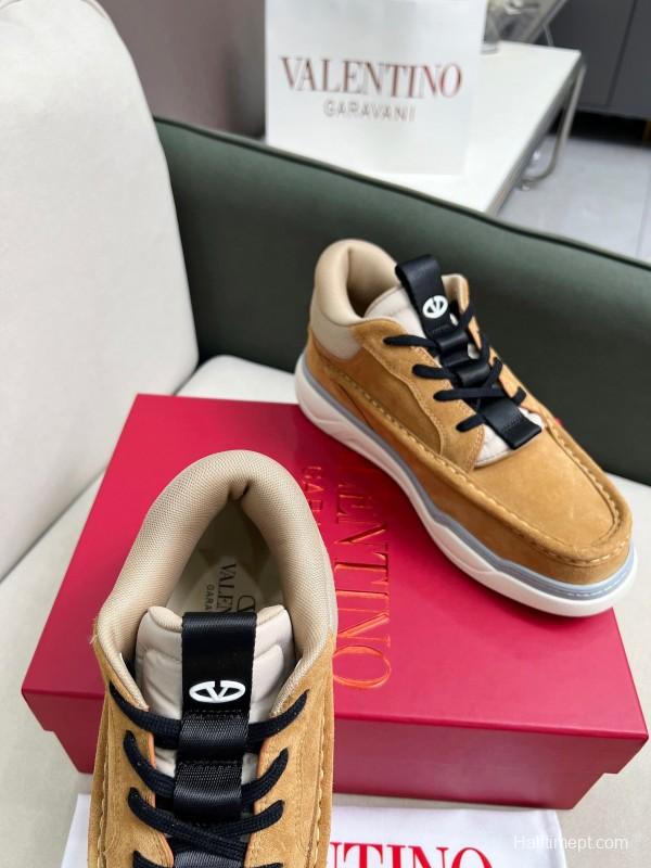 2025 Unisex Valentino Brown Beige Leather Suede Sneakers LY00390