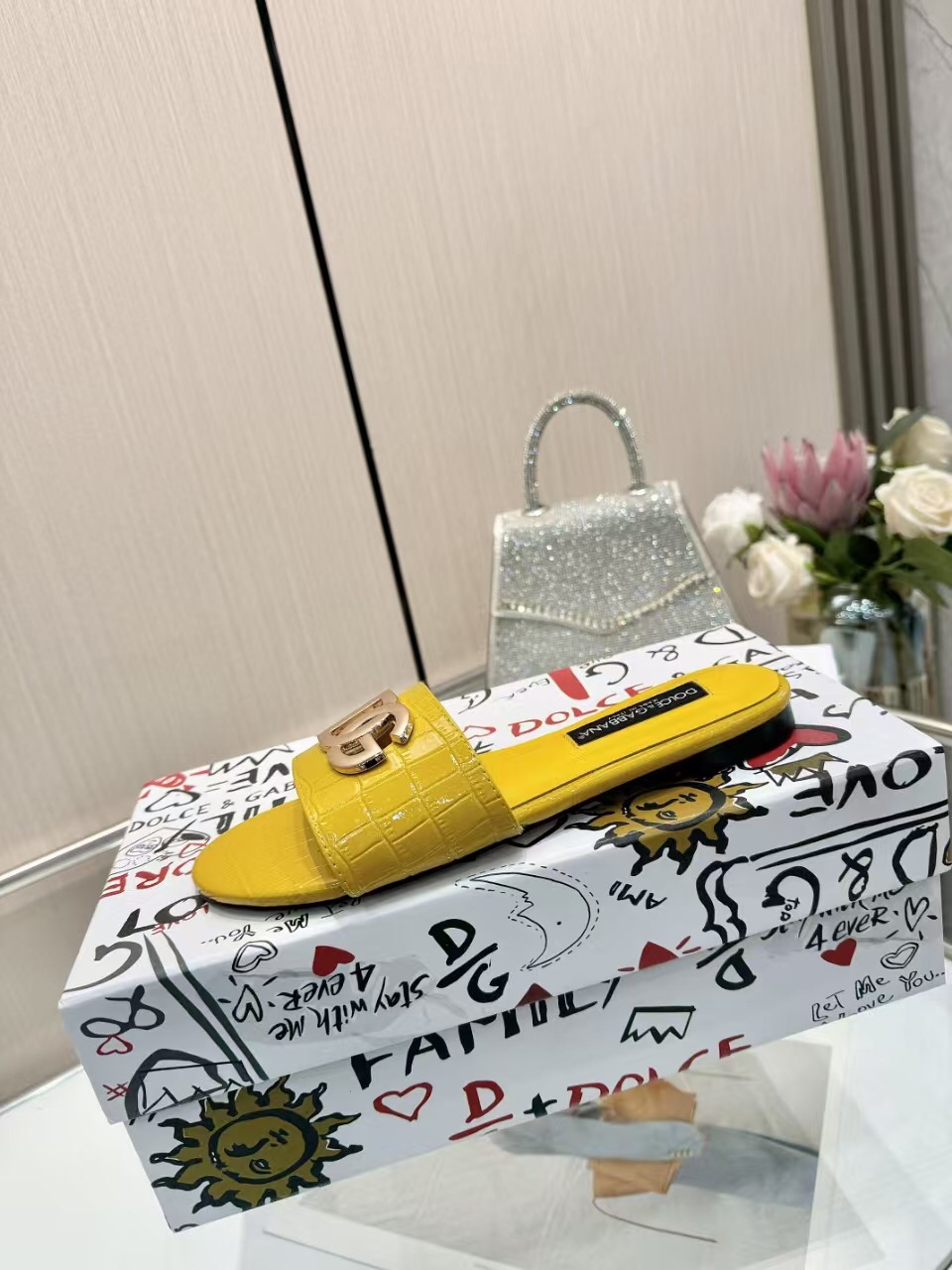 2025 Women Dolce & Gabbana Yellow Leather Slippers LY00190
