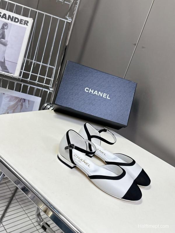 2025 Women Chanel White Black Leather Sandals