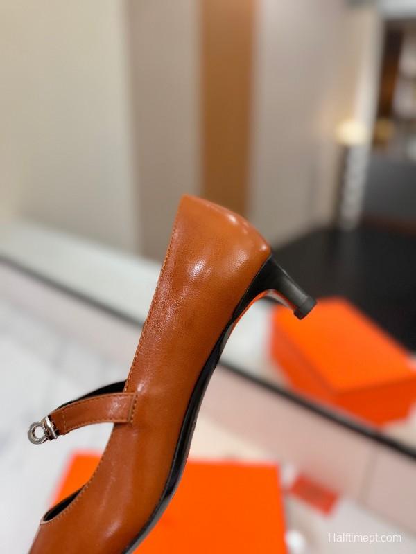 2025 Women Hermès Brown Leather Pumps KFY00330