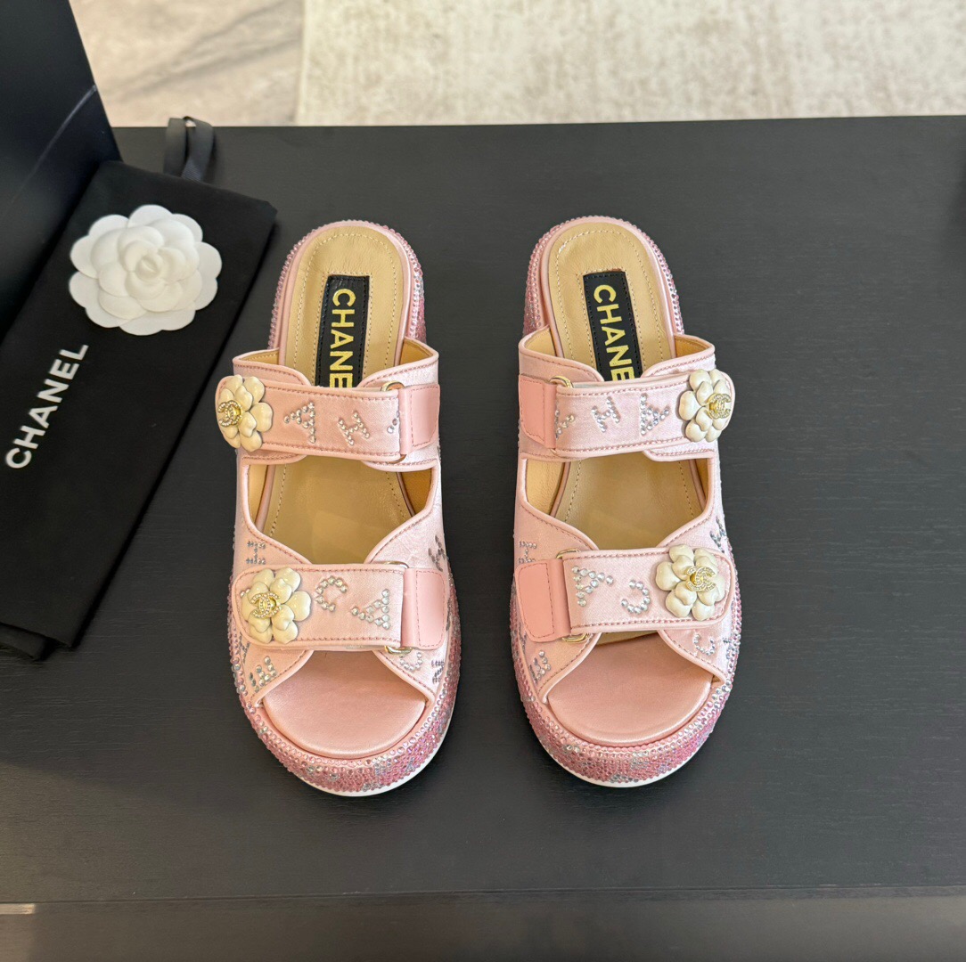 2025 Slippers Chanel Pink Leather Wedge Sandals LY00330