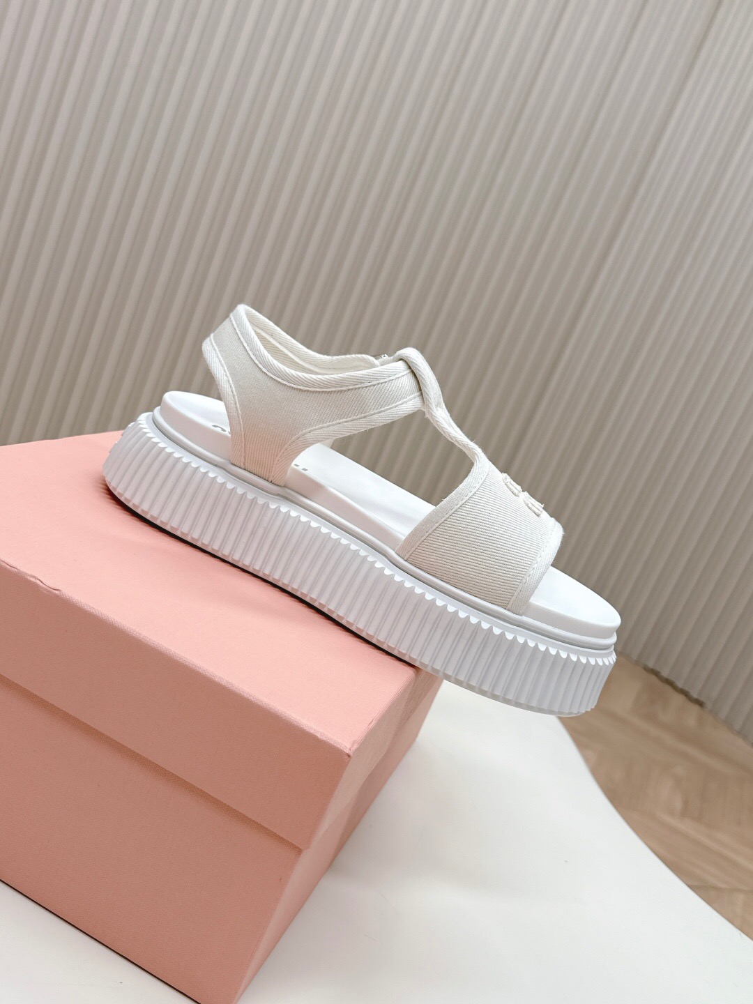 2025 Women Miu Miu White Canvas Sandals