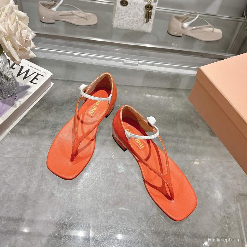 2025 Women Miu Miu Orange Patent Leather T-strap Sandals With Square Toe KFY00289(F)