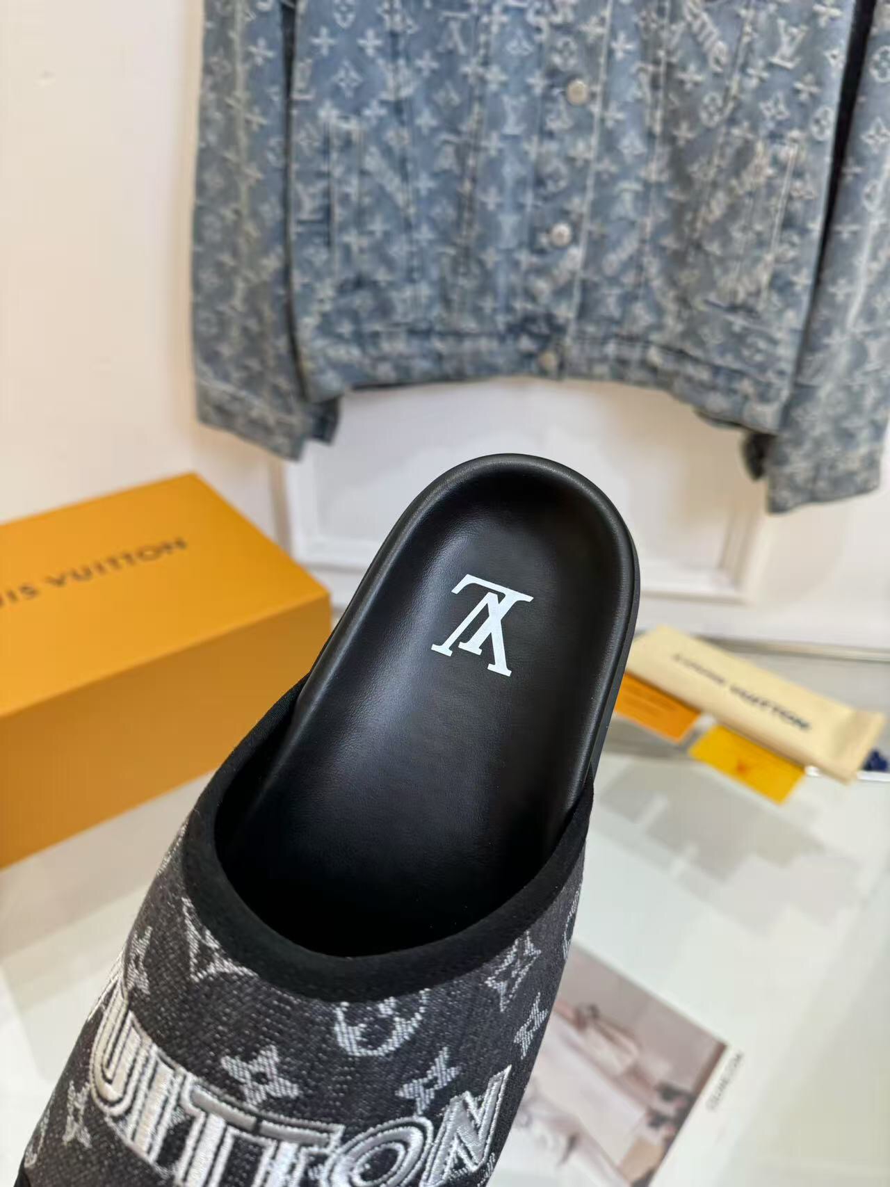 2025 LV Black Fabric Slippers LY