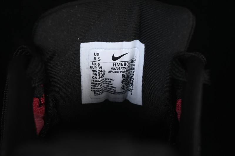 Nike Air Zoom Vomero 18 Cushioned Running Shoes - HM6803-008
