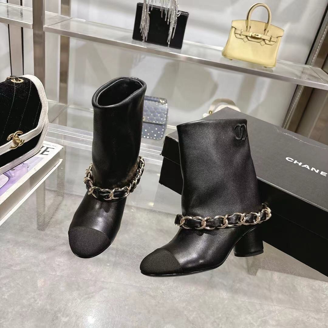 Chanel 2025/SS Chain Accent Block Heel Boots - LY00410