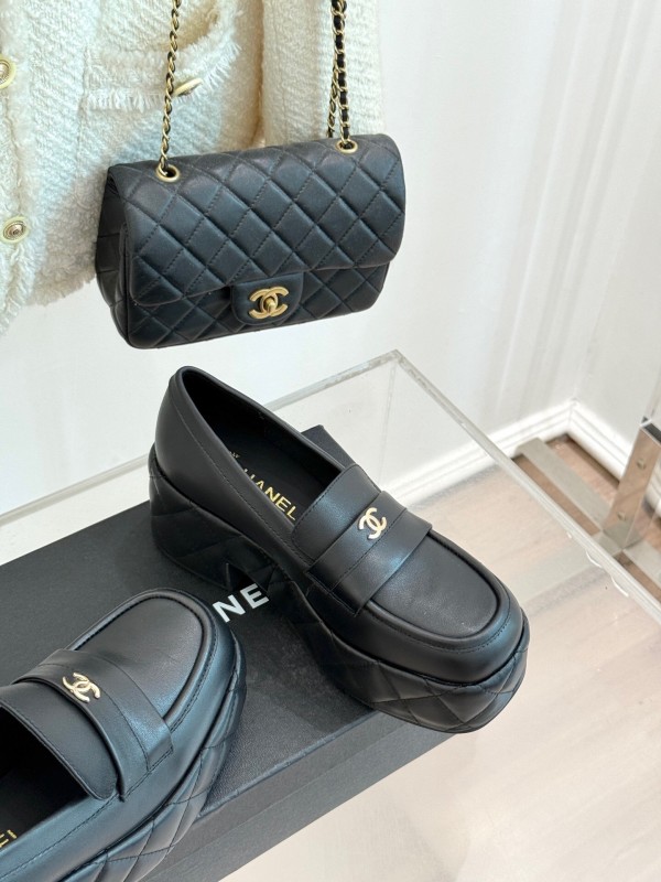 Chanel 25K Fall/Winter Double C Platform Loafers with Waterproof Sole - KFY00320