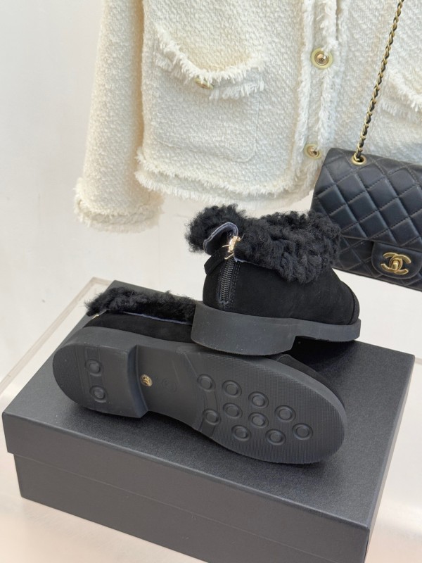 Chanel 25K Series Two-Tone CC Fur Snow Boots - KFY00270