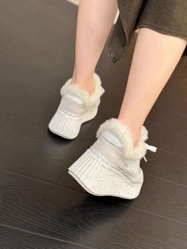 Chloe 2025 SS Casual Shoes with Lightweight Rubber Sole - LY00420