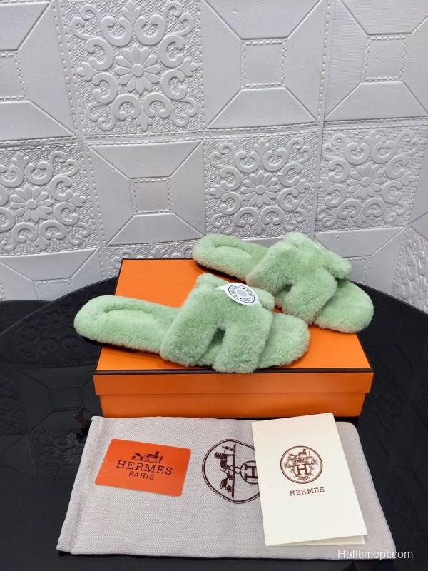 H Eiderdown Teddy Wool H-Logo Slippers Flat Sole Winter Home Shoes - LY00240