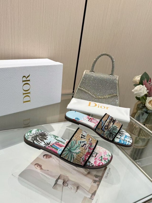 Dior 2025 SS CD Embroidered Monogram Slippers with Sheepskin Lining - LY00200