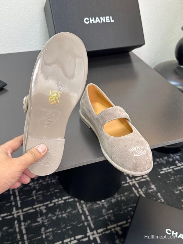 Chanel Quilted Design Slip-On Sandals - KFY00280