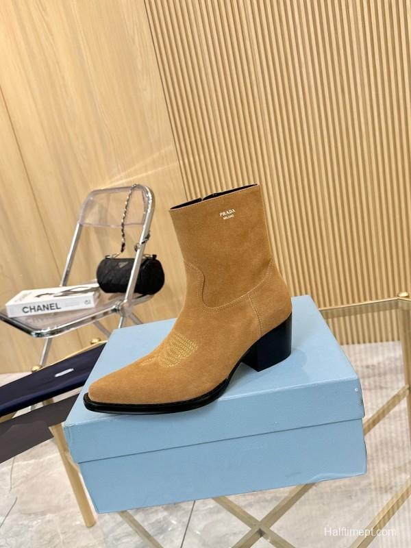 Prada Classic Pointed Toe Boots - L Y00330