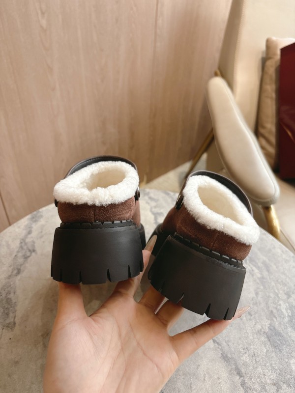 Gucci Shearling Mule with Horsebit Detail - LY00320