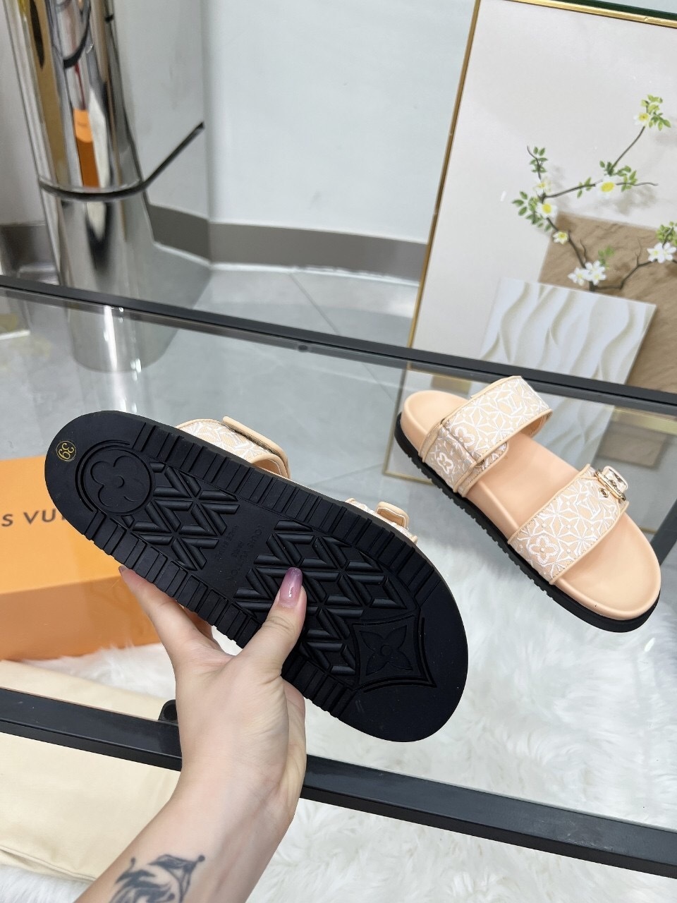 Louis Vuitton Spring/Summer 2025 New Slippers - LY00250