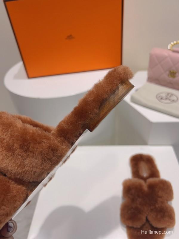 Hermès 2025 SS Love Fur Slippers Flat Sole Autumn Winter Style - LY00240