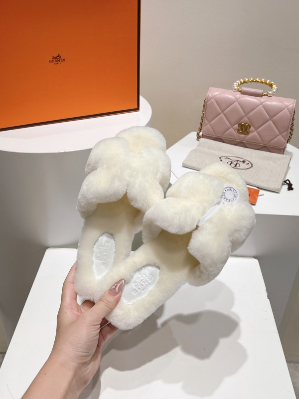 Hermès 2025 SS Love Fur Slippers Flat Sole Autumn Winter Collection - LY00240