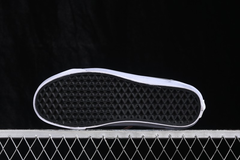 Vans Old Skool Low-Top Casual Skateboarding Shoes with Classic Side Stripe - VN000E8VHLE