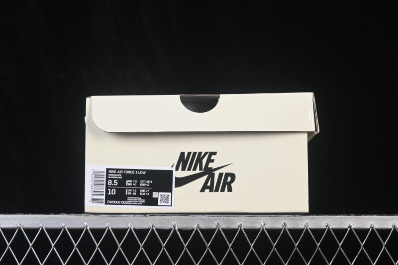Nike Air Force 1 '07 Low Casual Sneakers with Contrast Color Blocking and Full-Length Air Cushion - DW8806-005