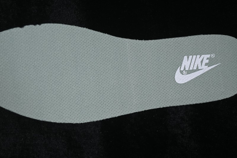 Nike SB Dunk Low Light Green Low-Top Skateboarding Shoes - IM6572-002