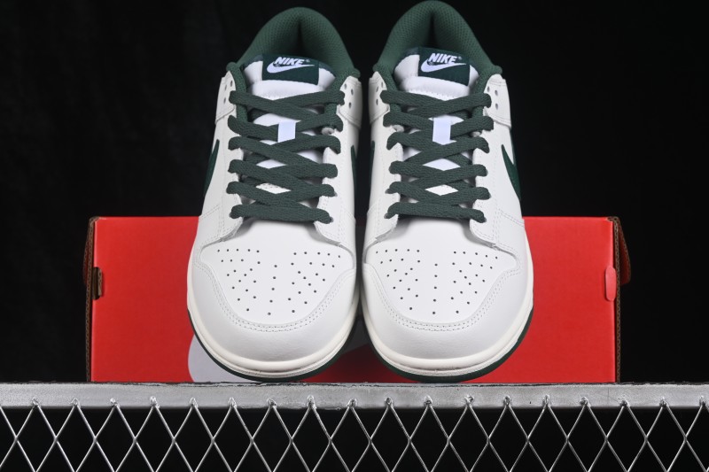 Nike SB Dunk Low Casual Skateboarding Shoes in White and Green - HF5441-115