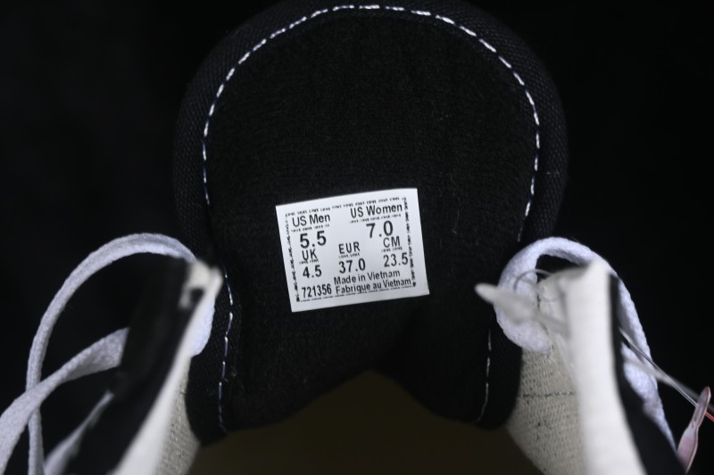 Vans Old Skool Low-Top Skateboarding Shoes - VN00056239