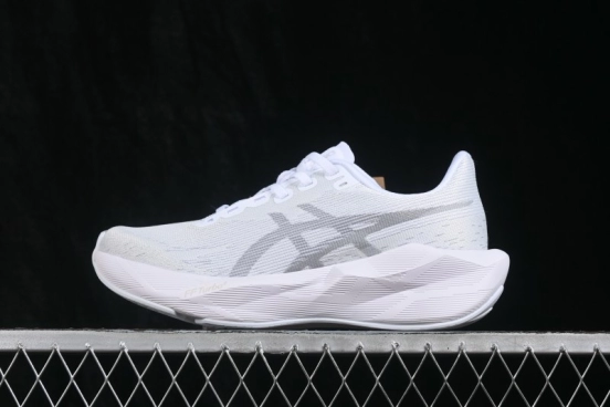 Asics Novablast 6 Retro Running Shoes with Breathable Mesh and Cushioning for Men - 1012C008-100
