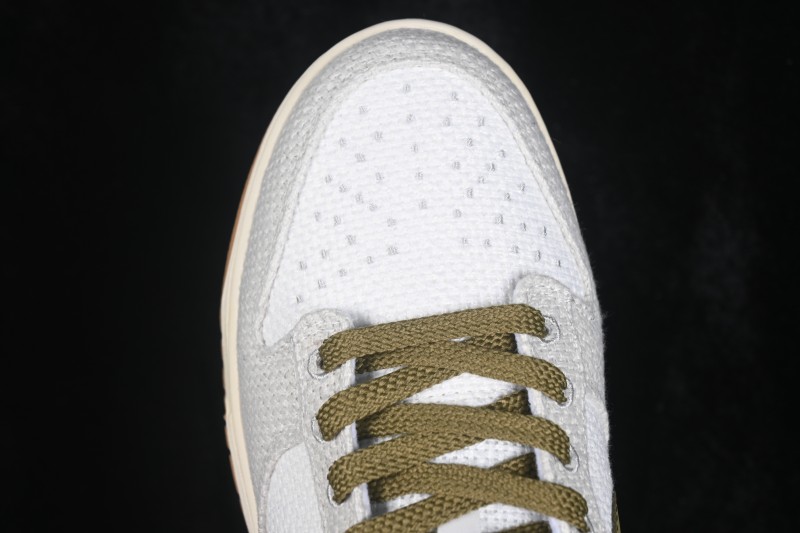 Nike SB Dunk Low Skateboarding Shoes with Cushioned Collar - II7078-001