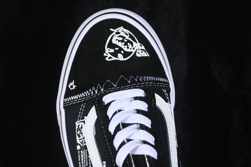 Vans Old Skool Low-Top Skateboarding Shoes - VN00056239