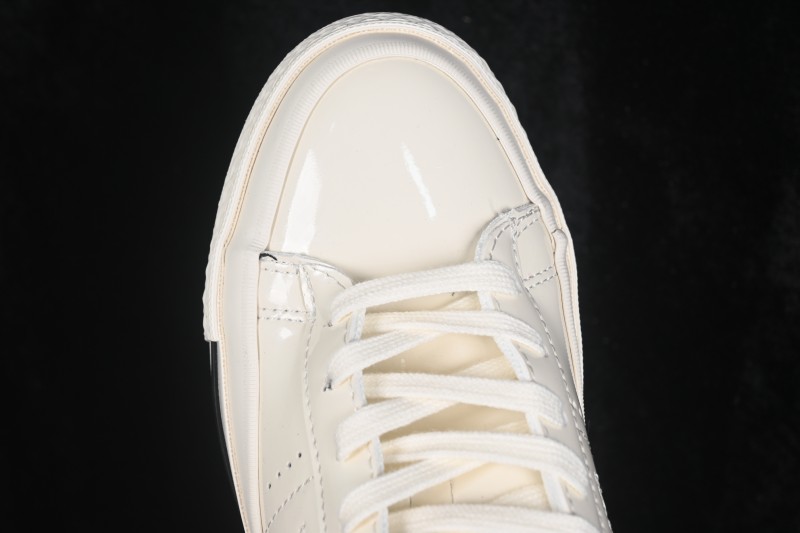 Converse One Star 95 Classic Low-Top Skateboarding Shoes with Glossy Patent Leather and Reflective Star Logo - 167324C