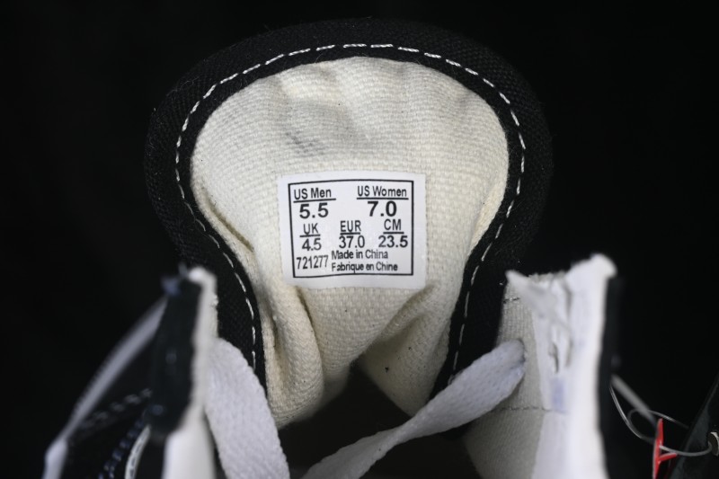 Vans Old Skool Low Top Skateboarding Shoes with Classic Side Stripe - VN000SHEPU7