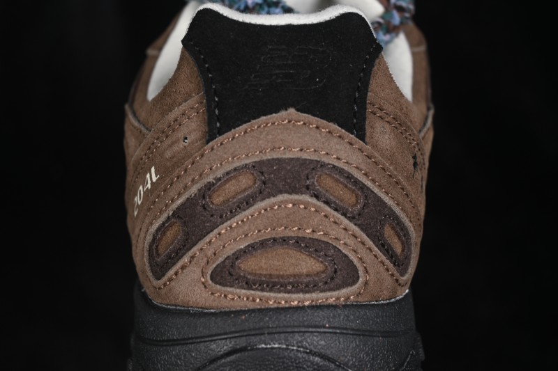 New Balance 204 Series Retro Casual Running Shoes with Breathable Comfort - U204LBC1