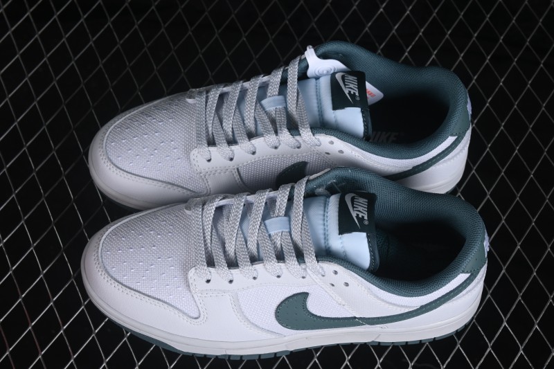 Nike SB Dunk Low Skateboarding Shoes with Cushioned Collar - IH1940-002
