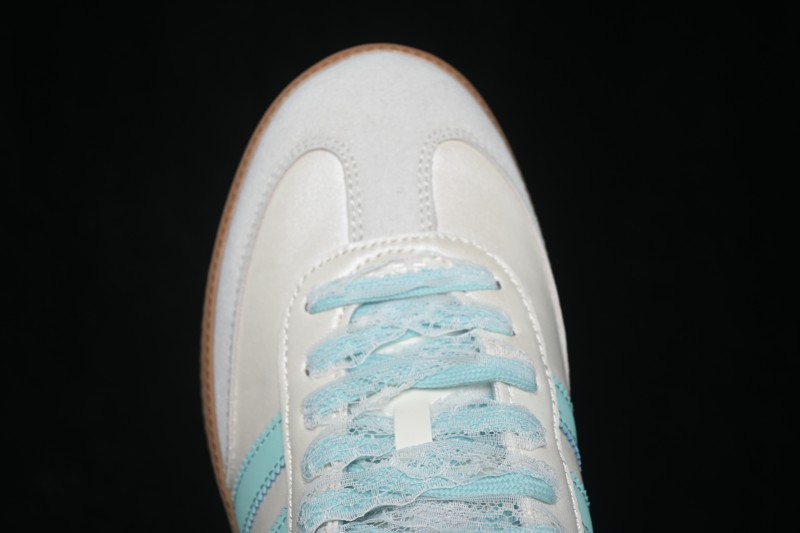 Adidas Samba OG Classic Skateboarding Shoes with Retro Suede Design - KJ4304