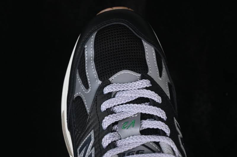 New Balance Made in USA M991 Series Classic Casual Running Sneakers with ABZORB Cushioning - U991UT2